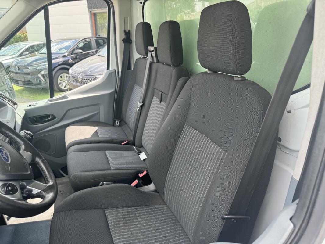 voiture d'occasion Ford Transit
