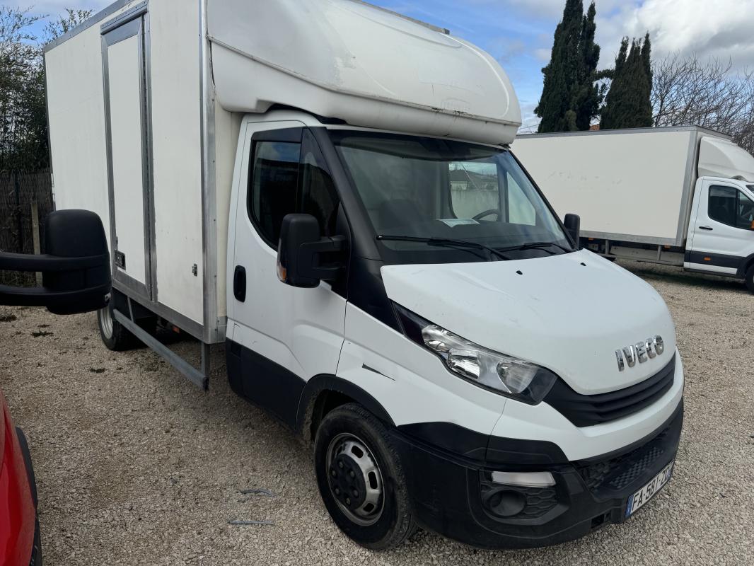 voiture d'occasion Iveco Daily