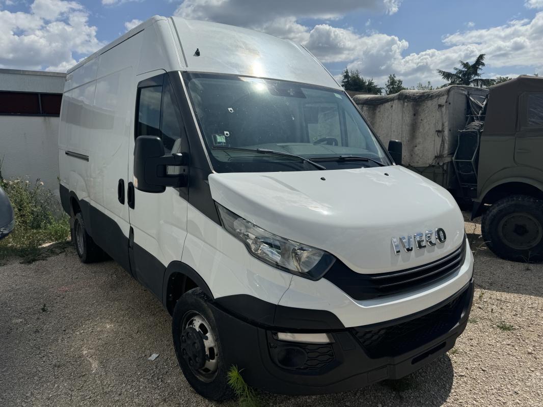 voiture d'occasion Iveco Daily